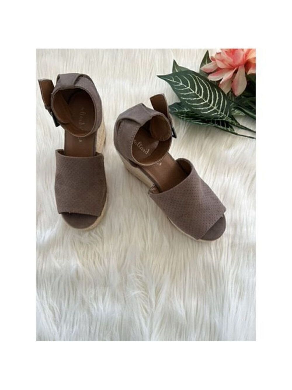 Altar’d State Espadrille Wedges (Sz 6)